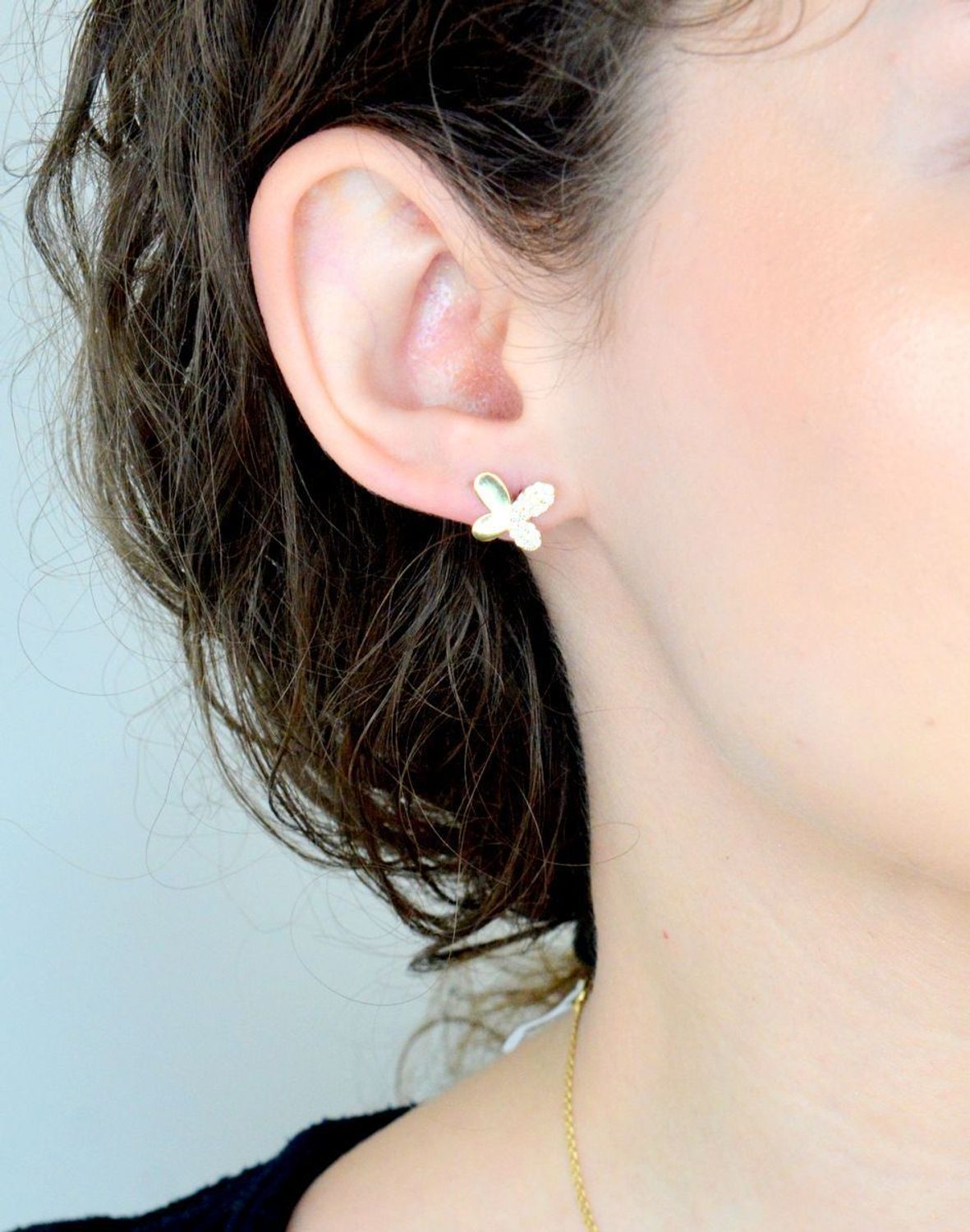 Złote kolczyki Motyle z cyrkoniami próba 585, KL 1933. Kolczyki złote dla dziewczynki. Dziewczęce kolczyki złote na komunię. Kolczyki złote z wyższej próby 585. Kolczyki motyle. Na prezent.1.jpg